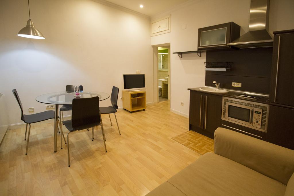 Foster Apartamentos Sol Madrid Bilik gambar