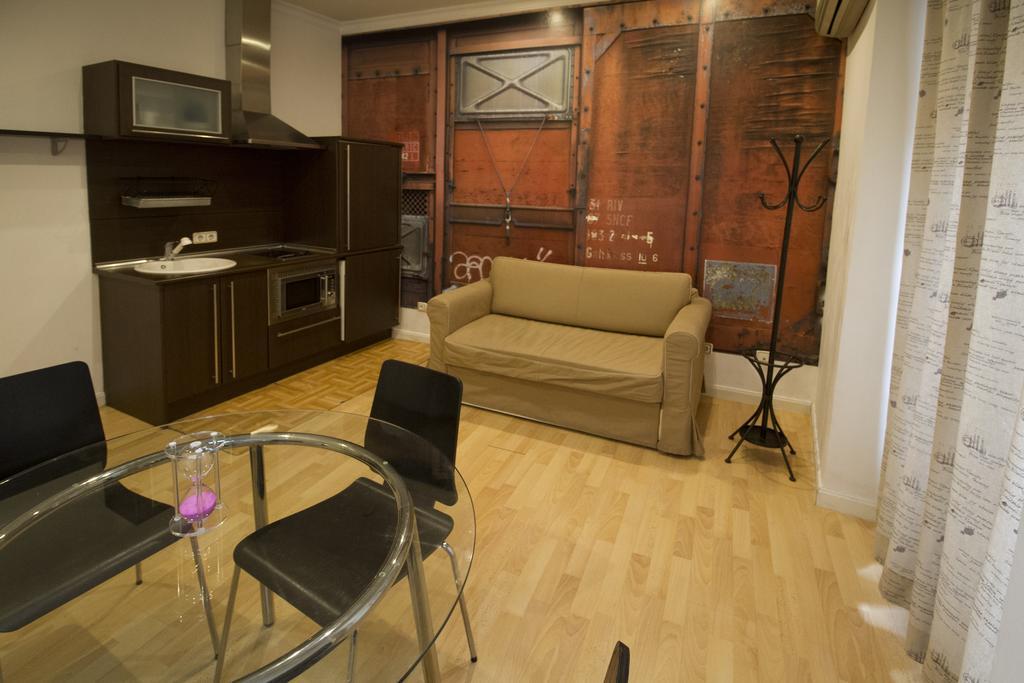Foster Apartamentos Sol Madrid Bilik gambar